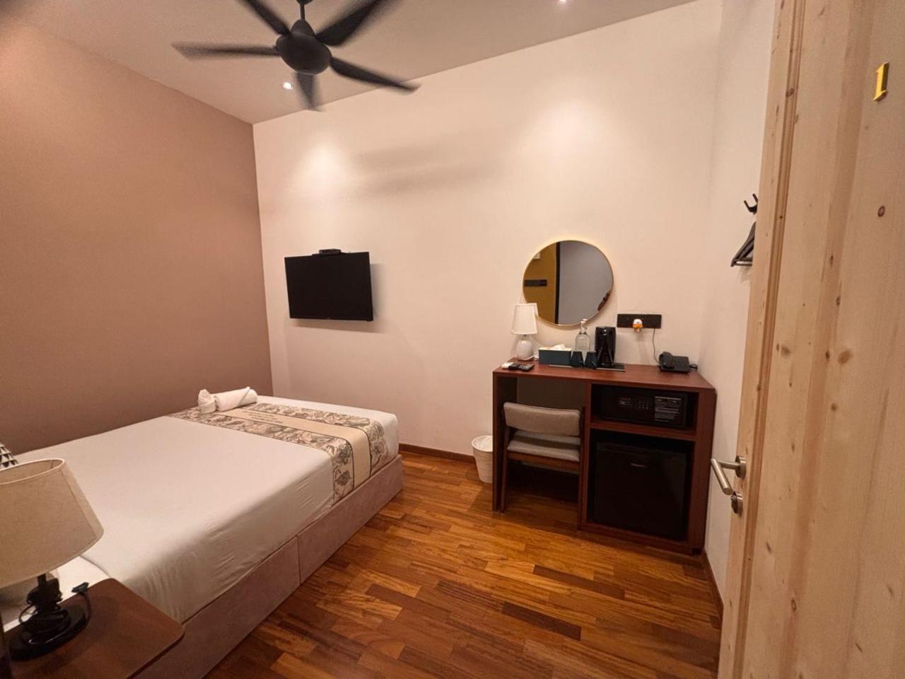 Carnarvon By Reunion Hotel 3*