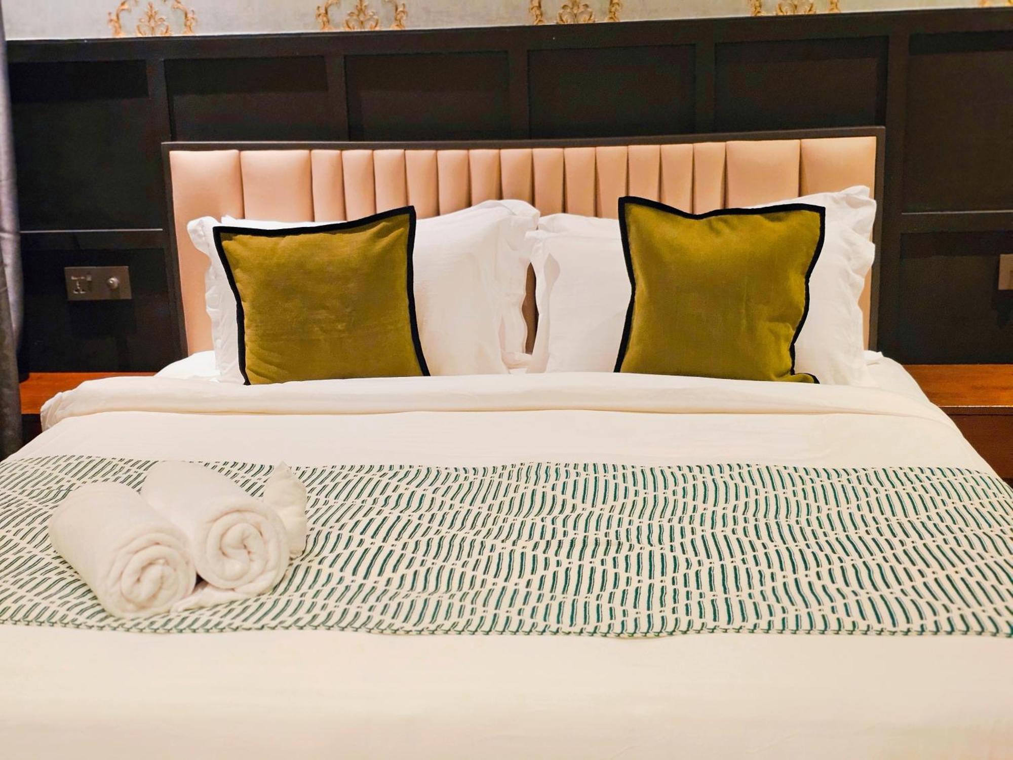 Hotel Carnarvon By Reunion