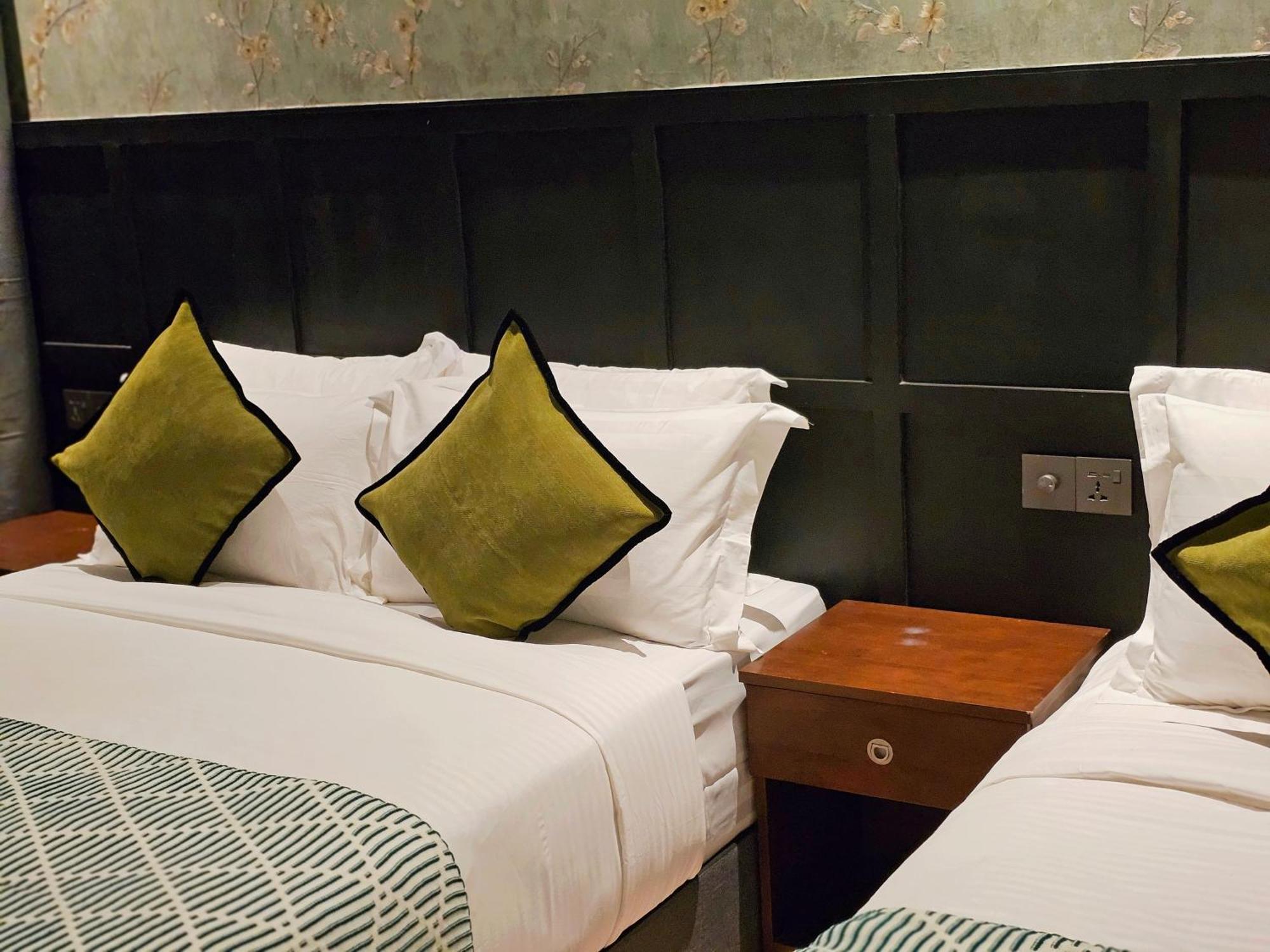Hotel Carnarvon By Reunion