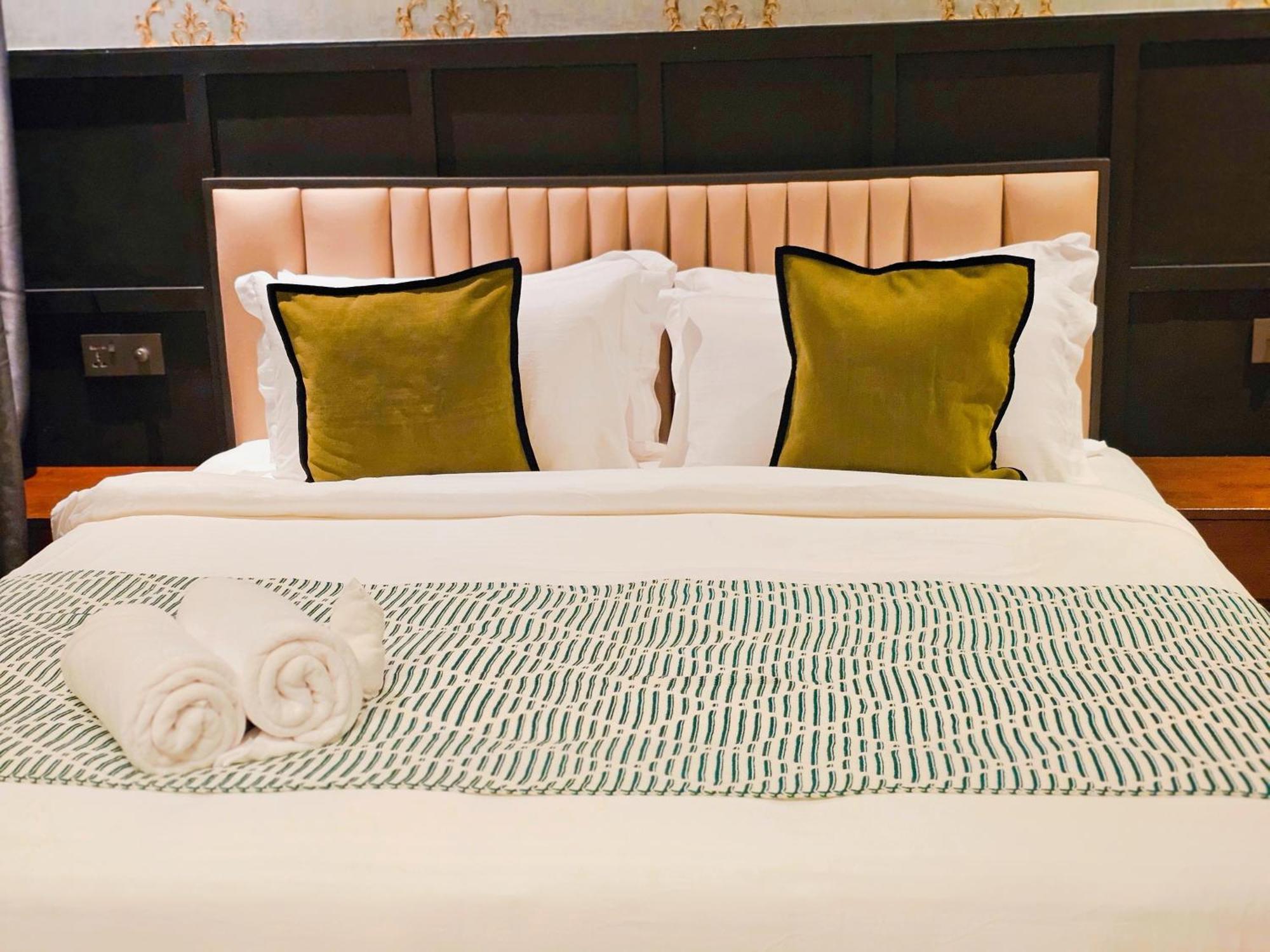 Carnarvon By Reunion Hotel